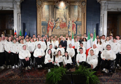 La consegna della Bandiera a Mazzel e De Silvestro dalle mani del Capo dello ...