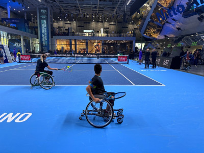 Tennis in carrozzina: esibizione di atleti alla Inalpi Arena