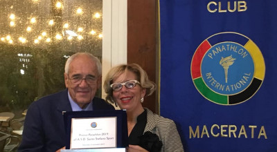 Il Presidente del Santo Stefano Sport Mario Ferraresi riceve il premio 2019 d...