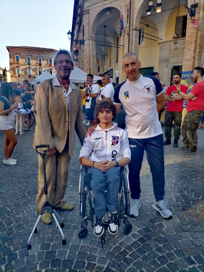 Buon Campionato a Fermo - Presidente Luca Savoiardi e atleta paralimpico Mich...